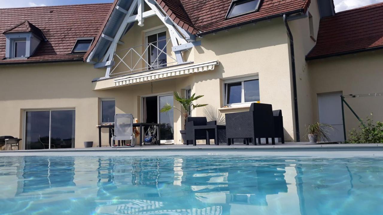 Habitación en casa particular Calme Avec Piscine